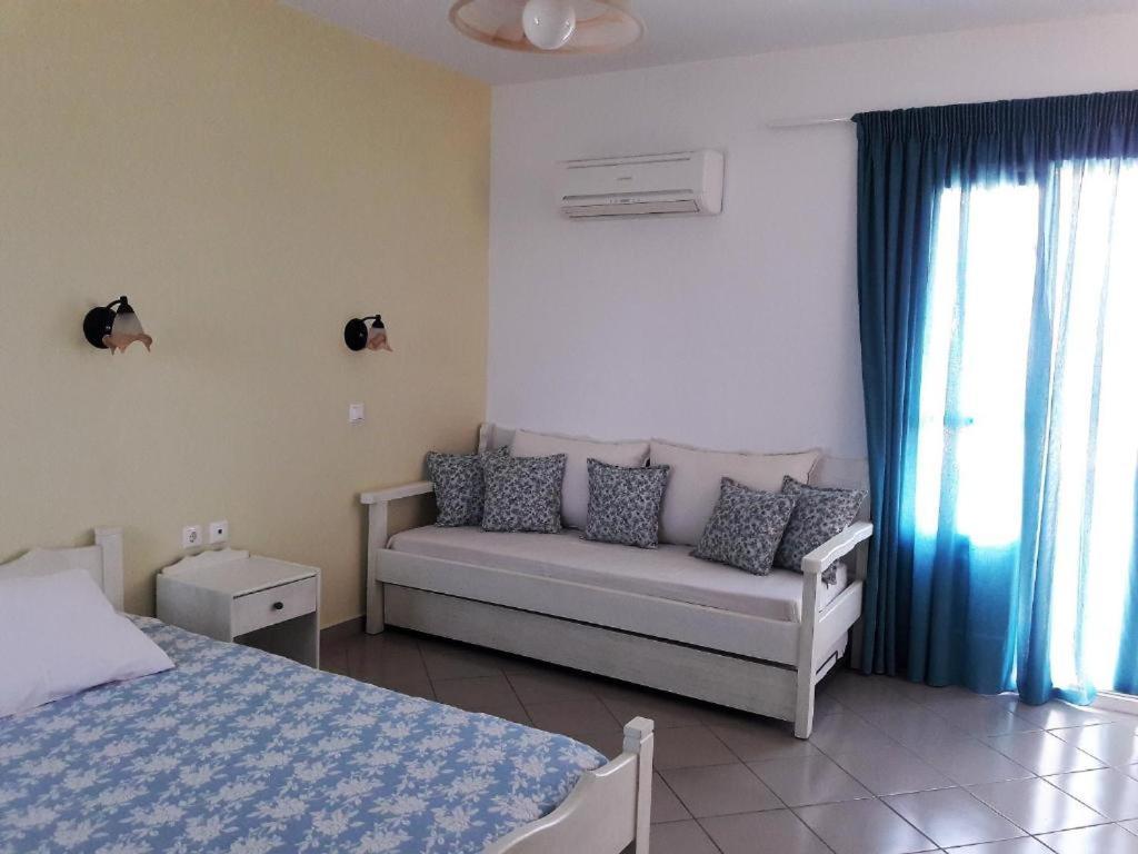 Elpidas Studios Agia Anna  Exterior photo